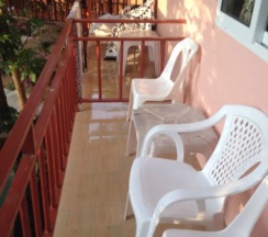 Семейный номер Standard с балконом в Phi Phi Jungle Hill Bungalow
