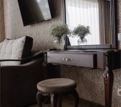 Люкс с балконом и видом на внутренний двор в Karap palace hotel