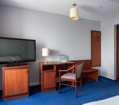 Стандарт двухместный с одной большой кроватью в Marins Park Hotel Новосибирск