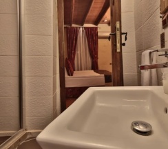 Двухместный люкс Comfort двуспальная кровать в La Casa Cave