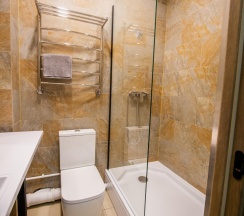 Кровать в 8-местном общем номере в Морозовский