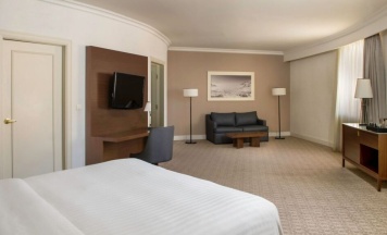 Двухместный номер Executive Republic Square View 2 отдельные кровати в Armenia Marriott Hotel Yerevan
