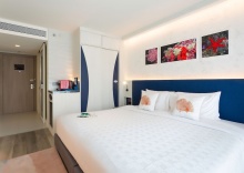 Номер Premier с балконом в Hotel Clover Patong Phuket