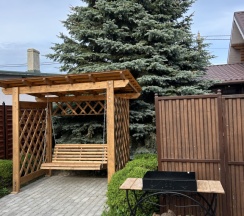 Коттедж с видом на сад в Журавушка