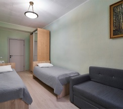 Стандарт с одной двуспальной или двумя раздельными кроватями с удобствами на этаже в Салют