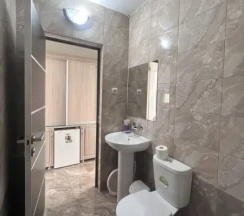 Трёхместный номер Comfort Plus (общая ванная комната) в Санторини