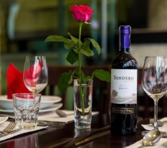 Двухместный номер Standard двуспальная кровать в "room in Guest Room - Guesthouse & Restaurant Belvedere - Central Bedroom With Ac Near Patong Beach"