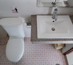 Двухместный номер Deluxe с видом на море двуспальная кровать в Отель Kata Beachwalk