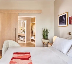 Четырёхместный номер Standard с видом на воду в Virgin Hotels Dallas