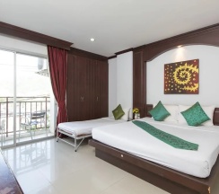 Трёхместный номер Standard в Patong Buri