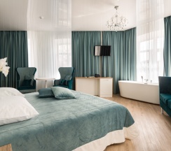 Люкс с кроватью king size (3) в Алеон