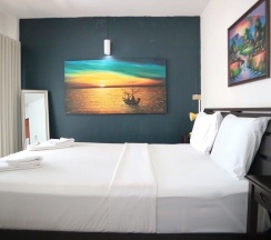 Двухместный номер Deluxe с балконом двуспальная кровать в Sunshine Guest House