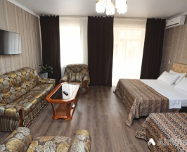 Студия с балконом в Mango