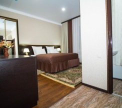 Номер стандарт с 1 двуспальной кроватью с балконом в Таурух