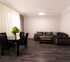 Двухместный люкс двуспальная кровать в Отель Downtown Suites Hotel Yerevan