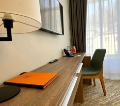 Номер Комфорт с частичным видом на море двуспальная кровать в Garden Resort