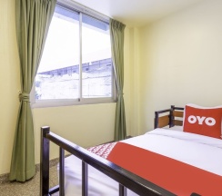 Двухместный номер Premium 2 отдельные кровати в OYO 928 Leaf Hostel