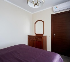 Двухместный полулюкс (Главный корпус) с 2 комнатами с балконом двуспальная кровать в Литфонд