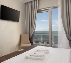 Люкс с террасой и панорамным видом на море в Cascade Resort by Stellar Hotels