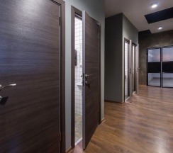 Номер с мансардным окном, двухспальной кроватью и небольшим диваном (Roof DBL) в Roof capsules