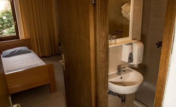 Двухместный номер Standard с видом на сад 2 отдельные кровати в HI Hostel Zagreb