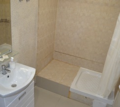 Двухместный с ванной комнатой двумя кроватями в Стандарт