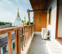 Трёхместный номер Superior с балконом в Sri Chiang Yeun Boutique House