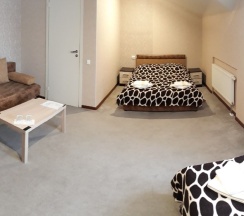 Трехместный номер с двух- и одноместной кроватями и диван-кроватью в Люксембург