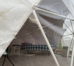 Трёхместный номер Standard с балконом и с красивым видом из окна в Kuril Glamp