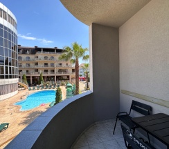 Двухместный номер Standard с балконом (2 отдельные кровати) в Holiday