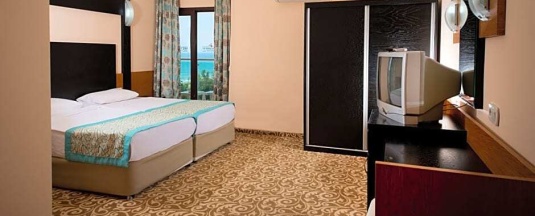Двухместный номер Standard с частичным видом на море 2 отдельные кровати в MC Mahberi Beach Hotel