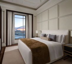 Двухместный номер Grand Deluxe с видом на реку двуспальная кровать в The St. Regis Astana