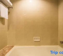 Трёхместный номер в Bangkok Palace Hotel