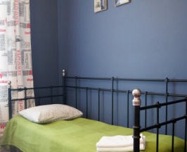 номер с двумя односпальными кроватями, санузел общий в Спи здесь