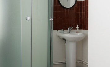 6 - База Ал. Тульского (Четырехместный номер - Double room + two extra beds) в Academ Inn