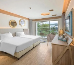Двухместный номер Premier с балконом 2 отдельные кровати в Andaman Embrace Patong
