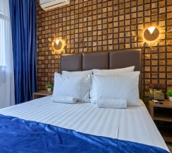 Двухместный номер Комфорт с балконом двуспальная кровать в Астра де Роза