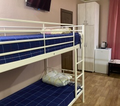 Койко-место в мужском номере на 6 человек в Apart studio Тemis&Hostel