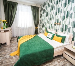 Четырёхместные апартаменты с 3 комнатами с видом на город в 3-комн. апарты в центре города на ул. Романовская Слобода 22