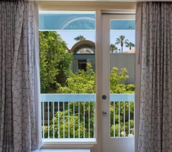 Двухместный номер Economy корпуса 3-6 (2 отдельные кровати) в Howard Johnson by Wyndham Anaheim Hotel and Water Playground