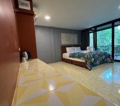 Двухместный номер Deluxe с балконом двуспальная кровать в Ton Pling Khao Lak Villa