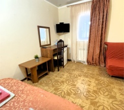 Двухместный стандарт с двуспальной кроватью с доп местом (4 этаж, окно выходит в атриум отеля) в Атриум