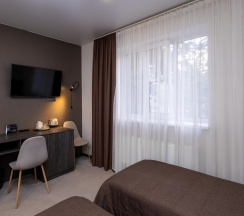 Номер стандарт с 3 односпальными кроватями в Moon