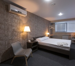 Двухместный полулюкс двуспальная кровать в Домна