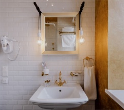 Стандарт одноместный улучшенный в GOLD 1905 Boutique Hotel