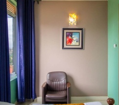 Номер Executive в Ntinda Bypass Hotel
