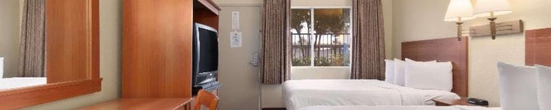 Четырёхместный номер в Days Inn Las Vegas at Wild Wild West Gambling Hall