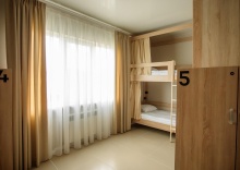 Кровать в 6-местном общем женском номере в Pillow Hostel