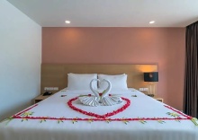 Номер Deluxe в New Square Patong Hotel