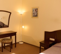 Люкс с балконом, 50м2 в Лотос